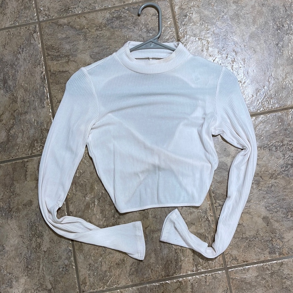 Alo open- back crop top